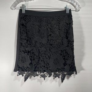 AMERICAN EAGLE LACEY‎ SKIRT